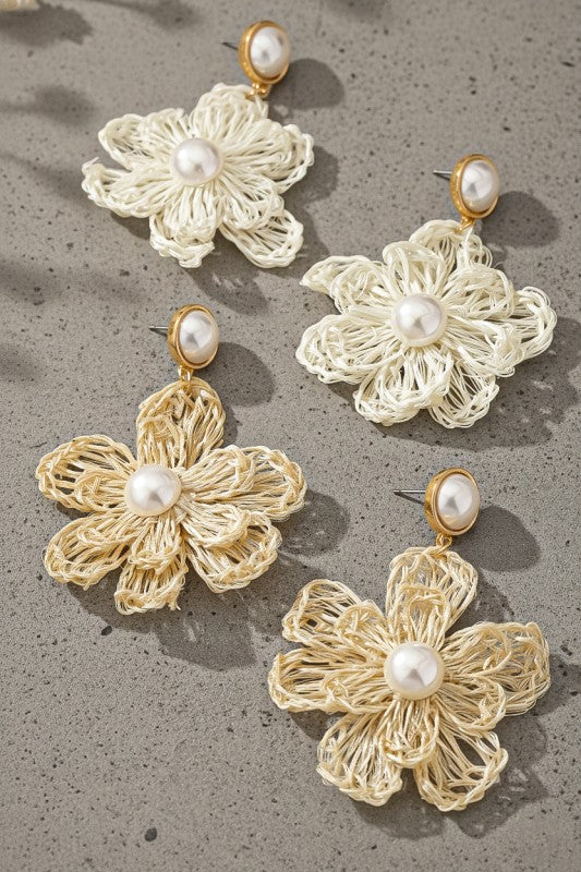 Aretes florales tejidos a mano